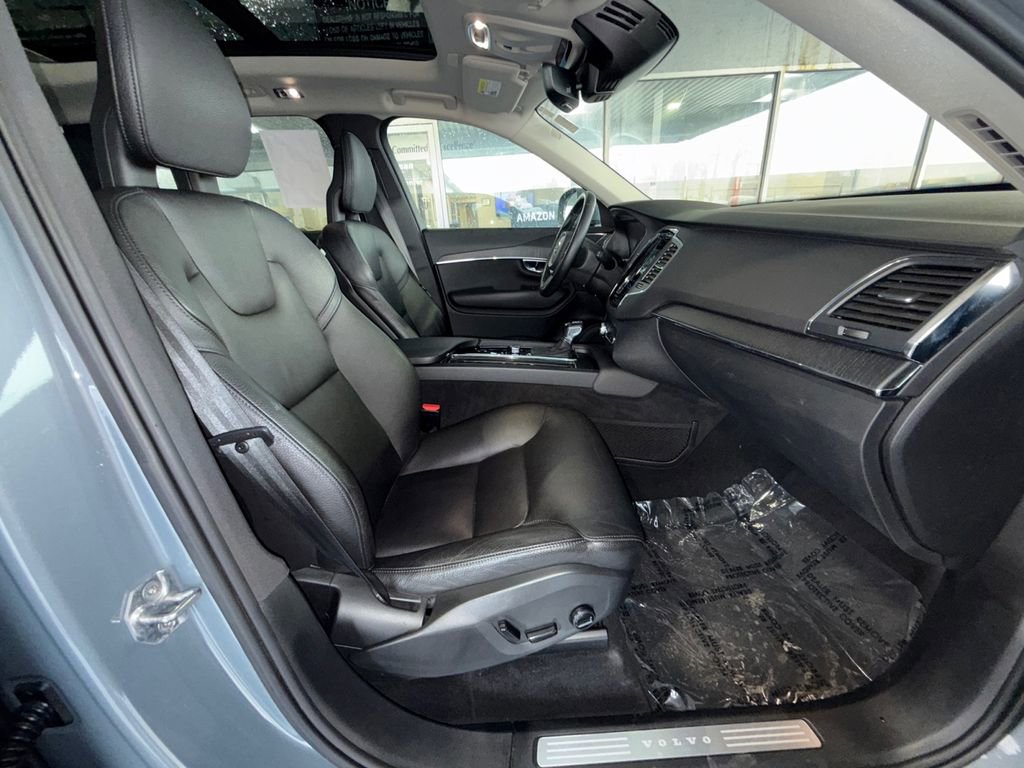 Used 2020 Volvo XC90 T6 Momentum image 28