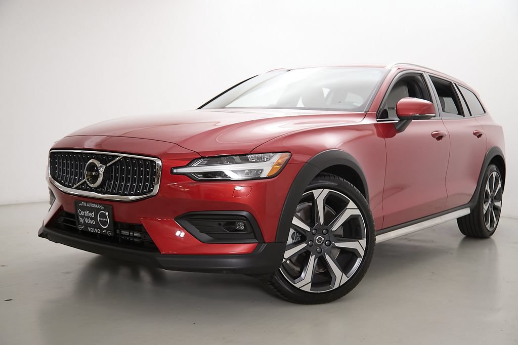 Certified 2024 Volvo V60 B5 Cross Country Ultimate AWD/4WD image 2