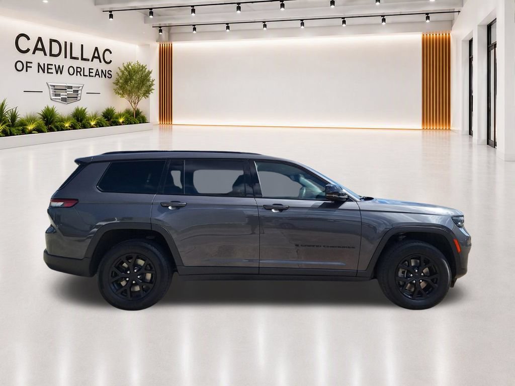 Used 2024 Jeep Grand Cherokee L Laredo AWD/4WD image 2