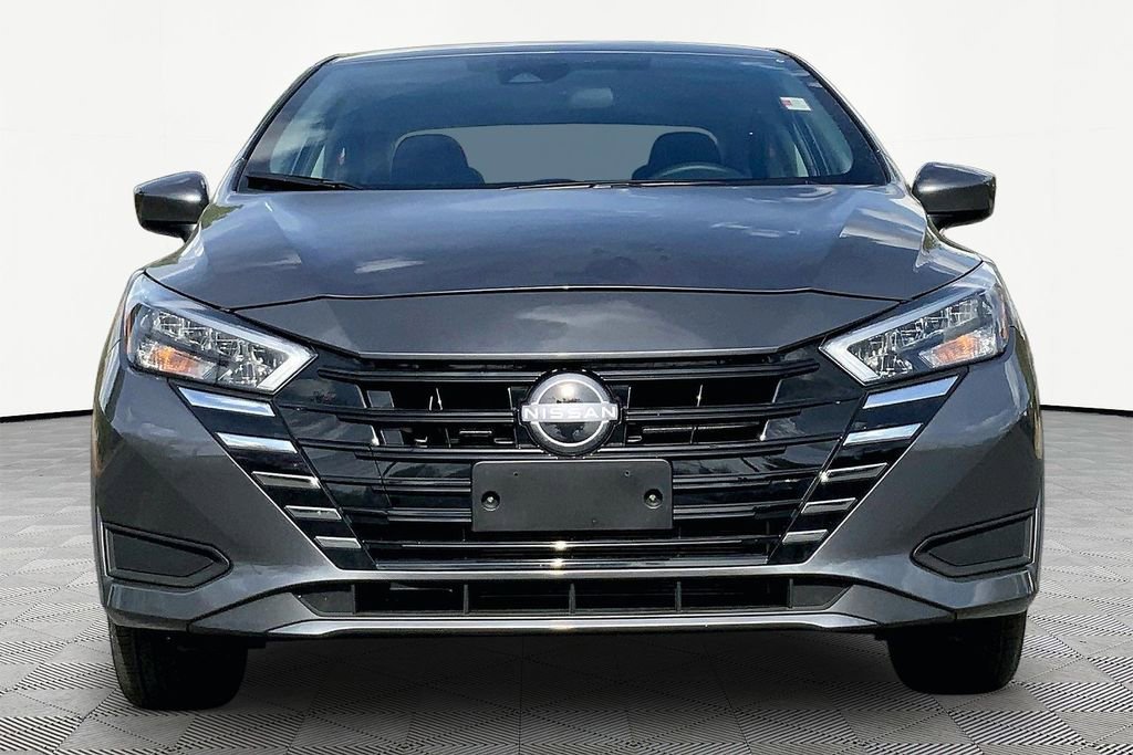 Used 2025 Nissan Versa SV image 2