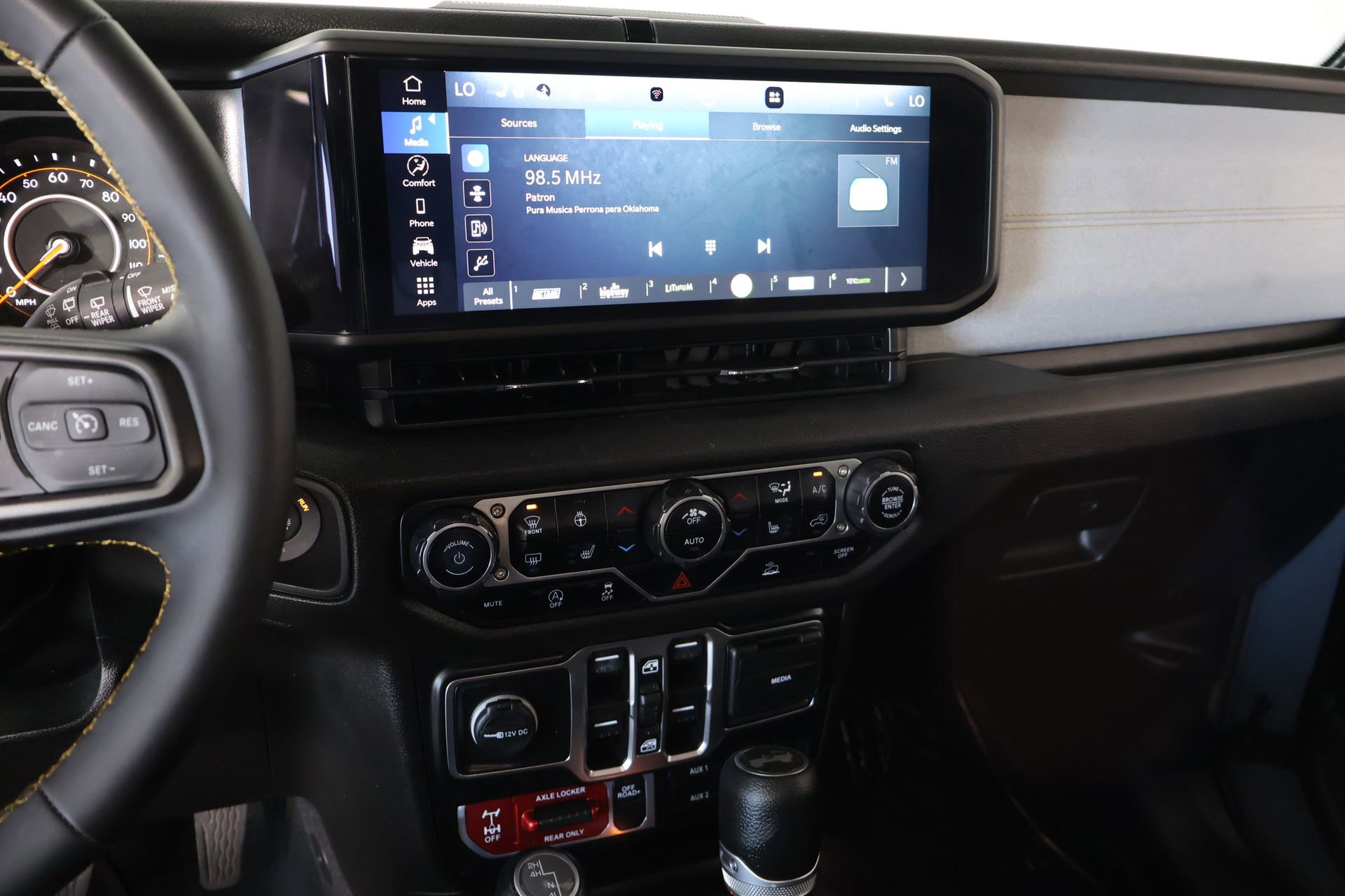 Used 2024 Jeep Wrangler Unlimited Sport AWD/4WD image 5