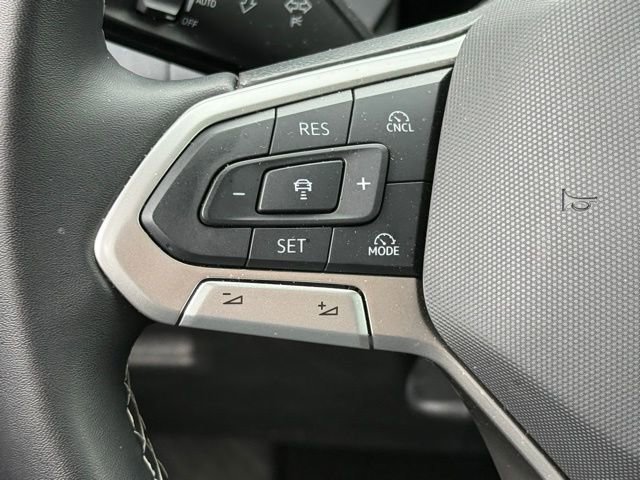 Certified 2025 Volkswagen Tiguan SE w/ Panoramic Sunroof Package AWD/4WD image 33
