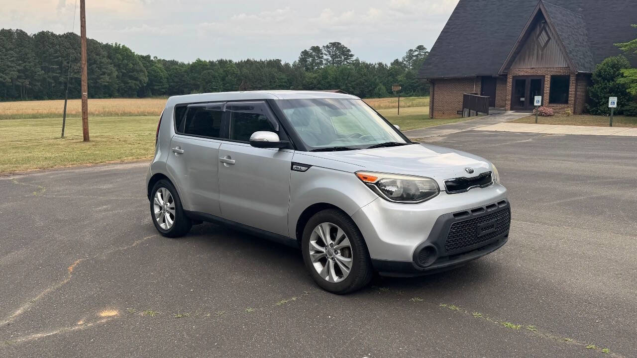Used 2014 Kia Soul + w/ Audio Package FWD image 2