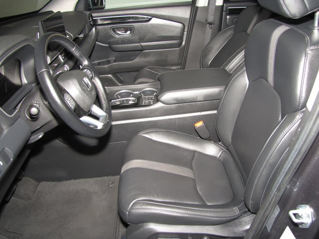 Certified 2025 Honda Pilot Touring image 9