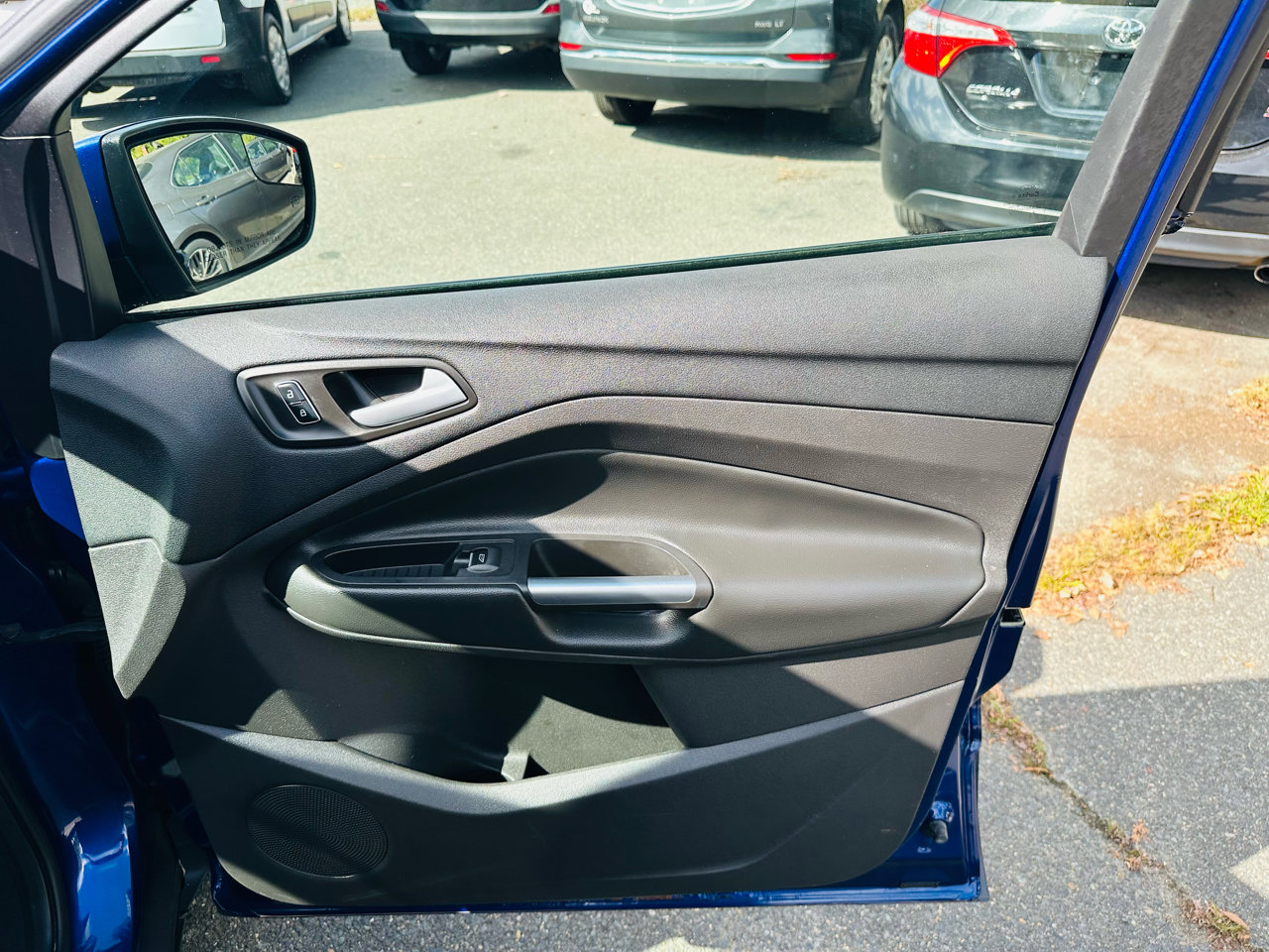 Used 2016 Ford Escape SE w/ SE Leather Comfort Package image 23