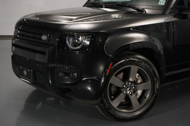Used 2023 Land Rover Defender 110 X-Dynamic SE AWD/4WD image 4