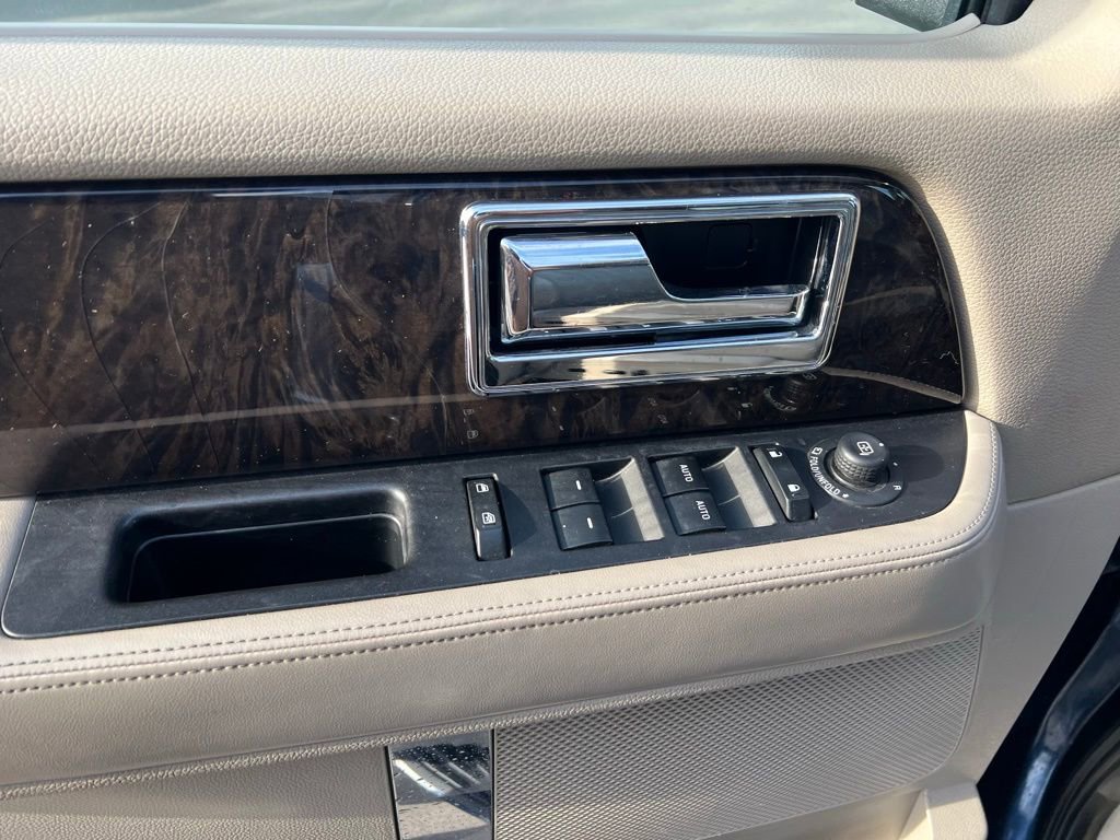 Used 2015 Lincoln Navigator 4WD image 15