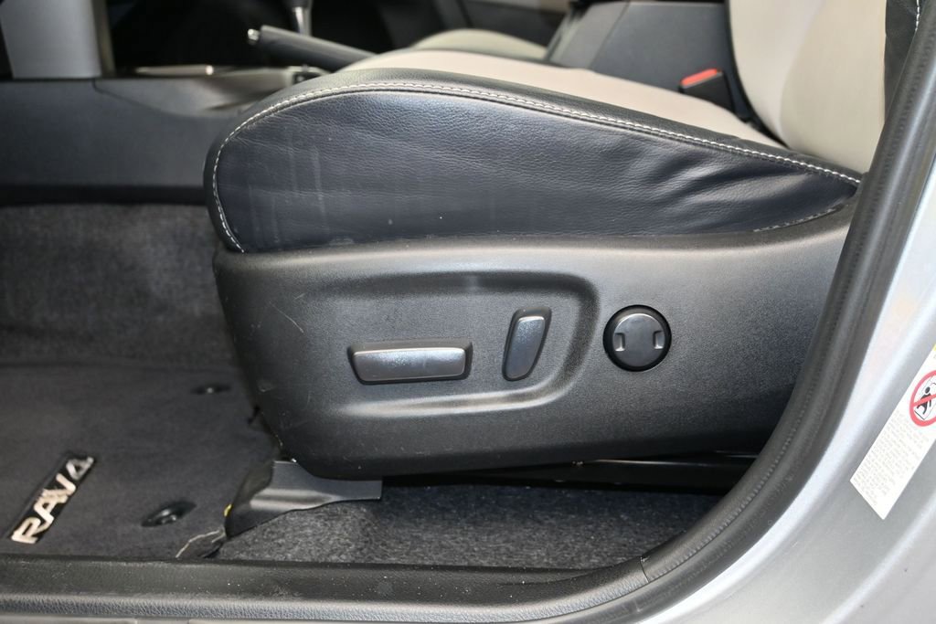 Used 2016 Toyota RAV4 Limited w/ Advanced Technology Package FWD image 19