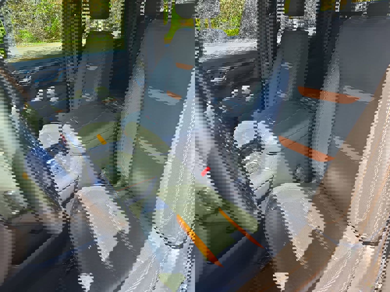 Used 2024 GMC Sierra 2500 AT4 w/ AT4 Premium Plus Package image 17