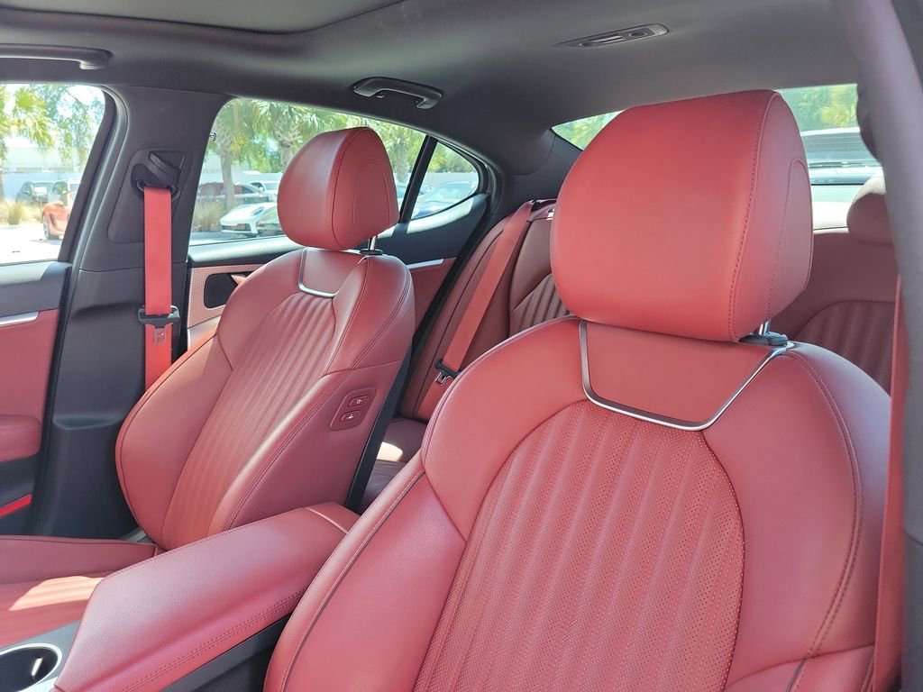 Used 2023 Genesis G70 2.0T w/ Sport Prestige Package RWD image 6