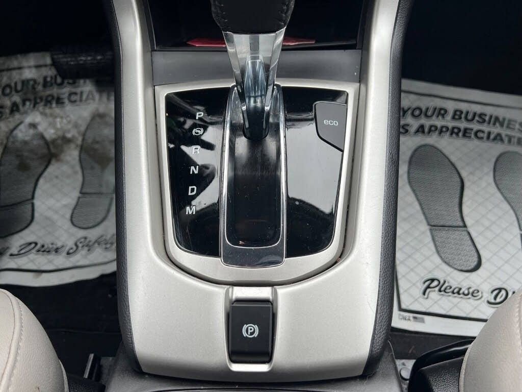 Used 2012 Chevrolet Captiva Sport LTZ image 19