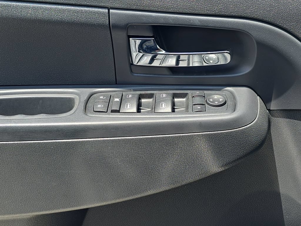 Used 2010 Jeep Liberty Sport RWD image 27