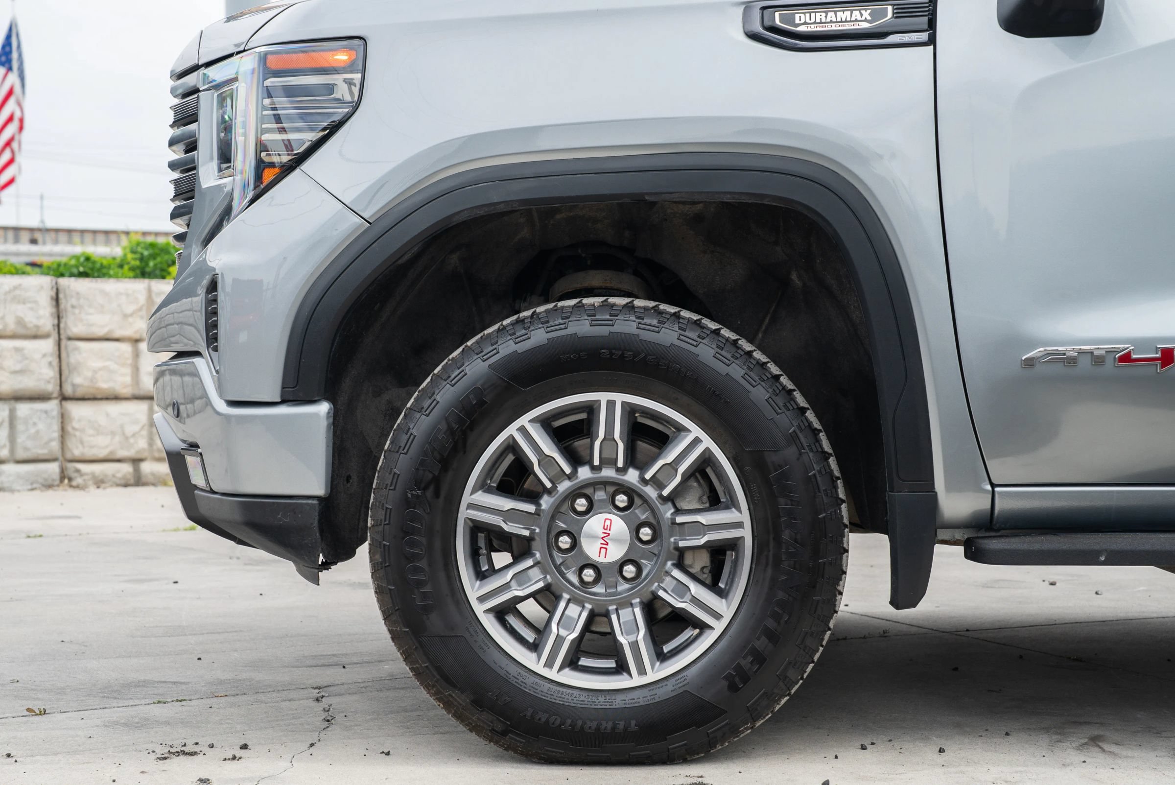 Used 2024 GMC Sierra 1500 AT4 w/ AT4 Premium Package AWD/4WD image 4