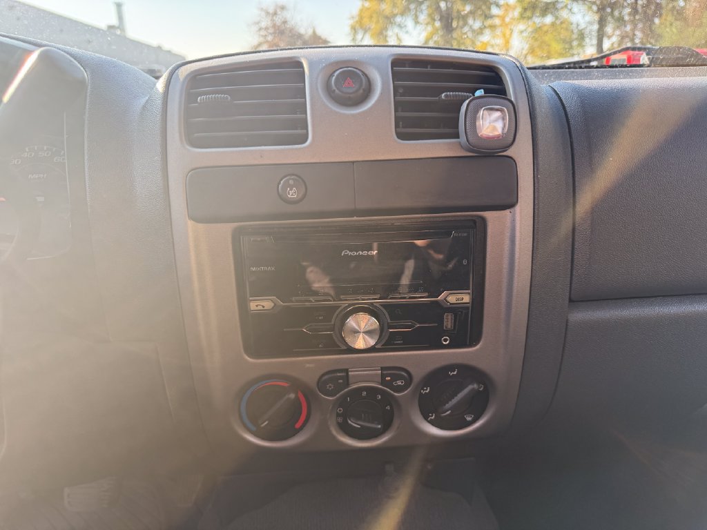 Used 2004 Chevrolet Colorado LS w/ Power Convenience Package RWD image 17
