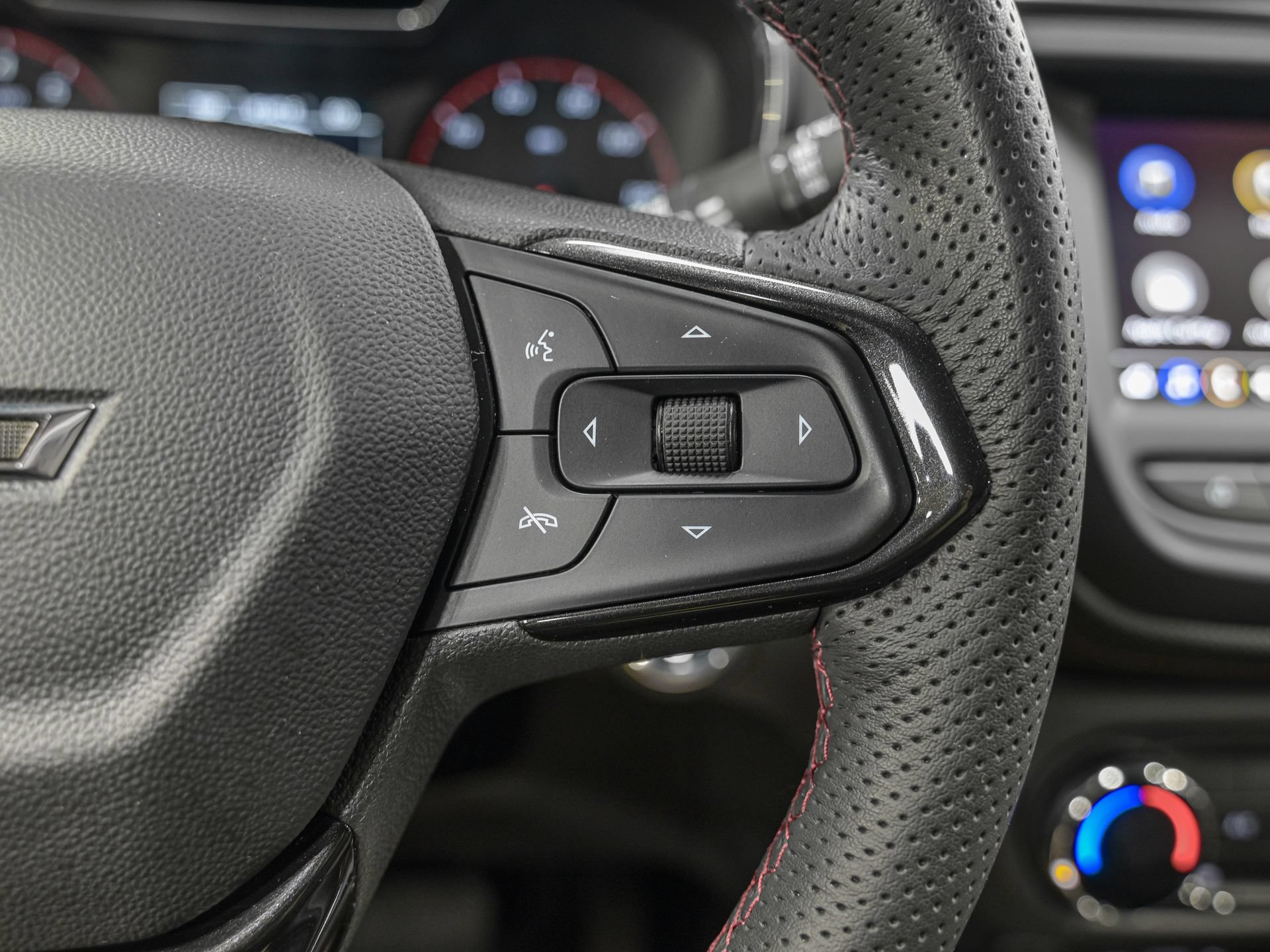 Used 2023 Chevrolet TrailBlazer RS FWD image 22