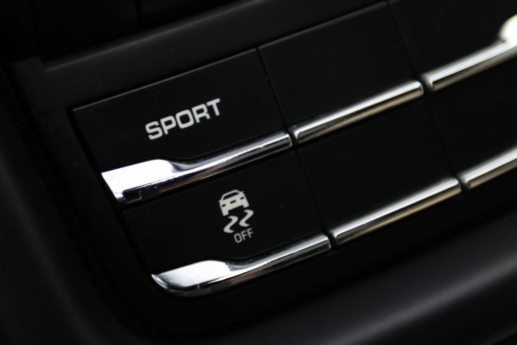 Used 2014 Porsche Cayenne Diesel Platinum Edition AWD/4WD image 27