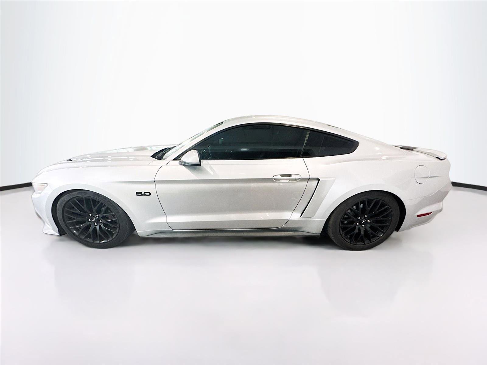 Used 2016 Ford Mustang GT w/ GT Performance Package RWD image 2