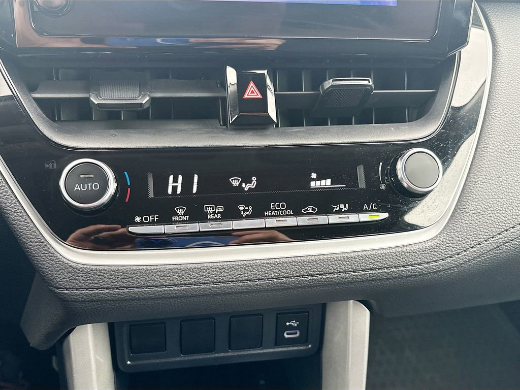 Used 2023 Toyota Corolla Cross LE w/ Moonroof Package image 16