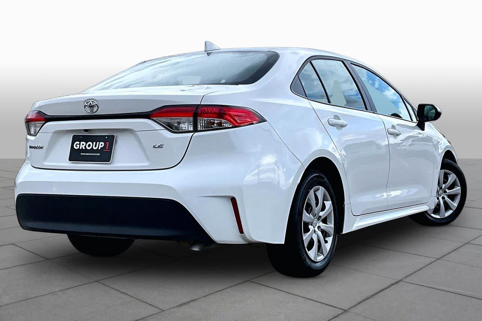 Used 2025 Toyota Corolla LE FWD image 13