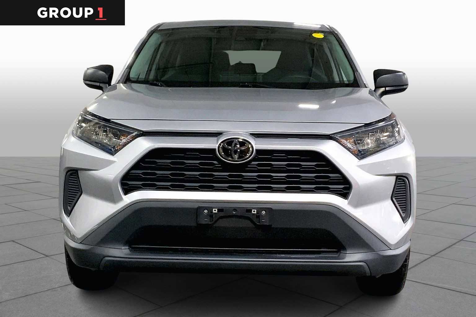 Used 2022 Toyota RAV4 LE image 3
