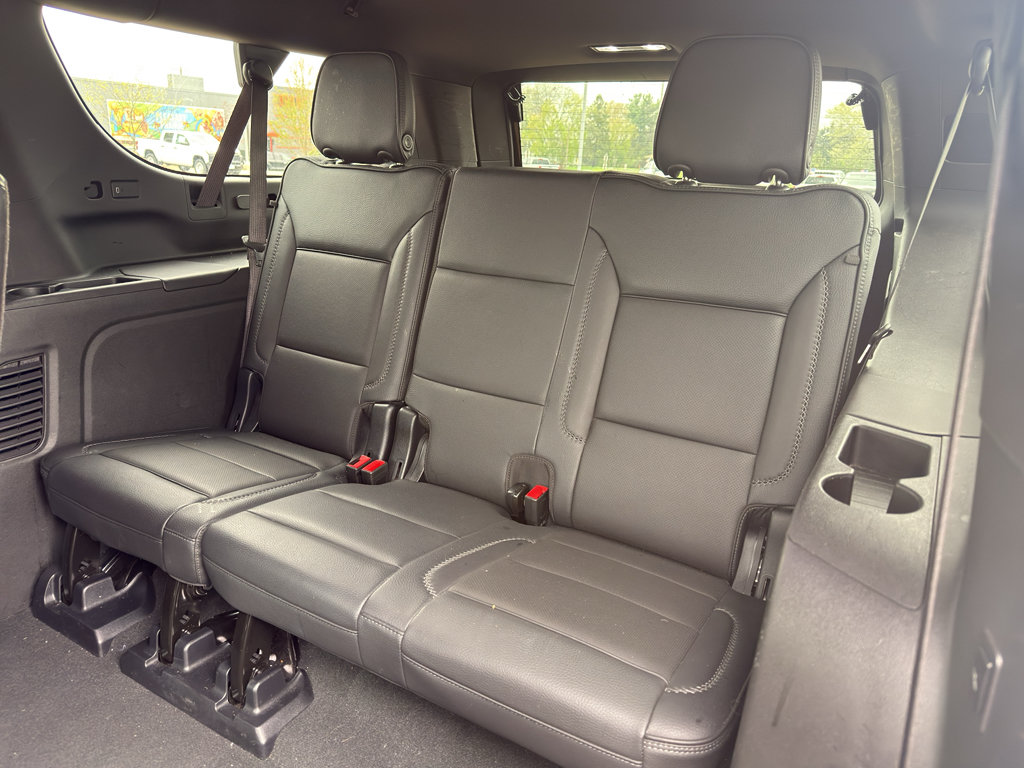 Used 2025 GMC Yukon XL Denali AWD/4WD image 38
