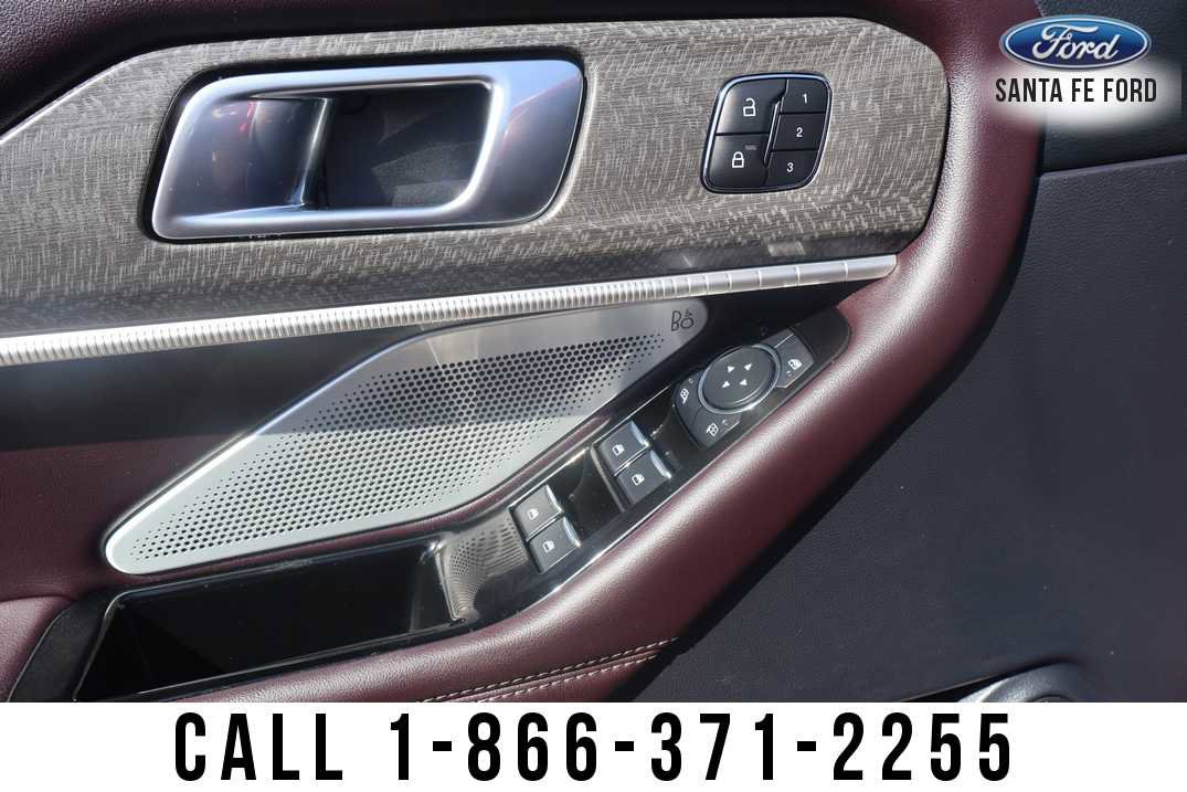 Used 2025 Ford Explorer Platinum image 8