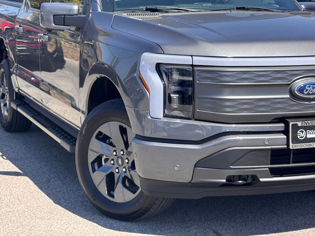 Certified 2022 Ford F150 Lightning Lariat w/ Tow Technology Package AWD/4WD image 4
