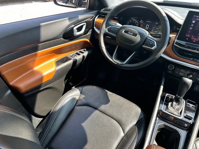 Used 2025 Jeep Compass Limited AWD/4WD image 19