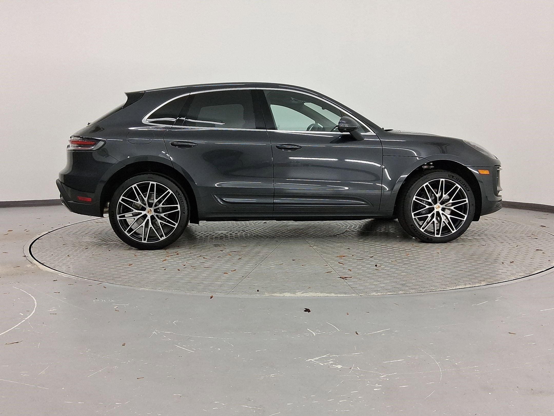 Used 2026 Porsche Macan image 8