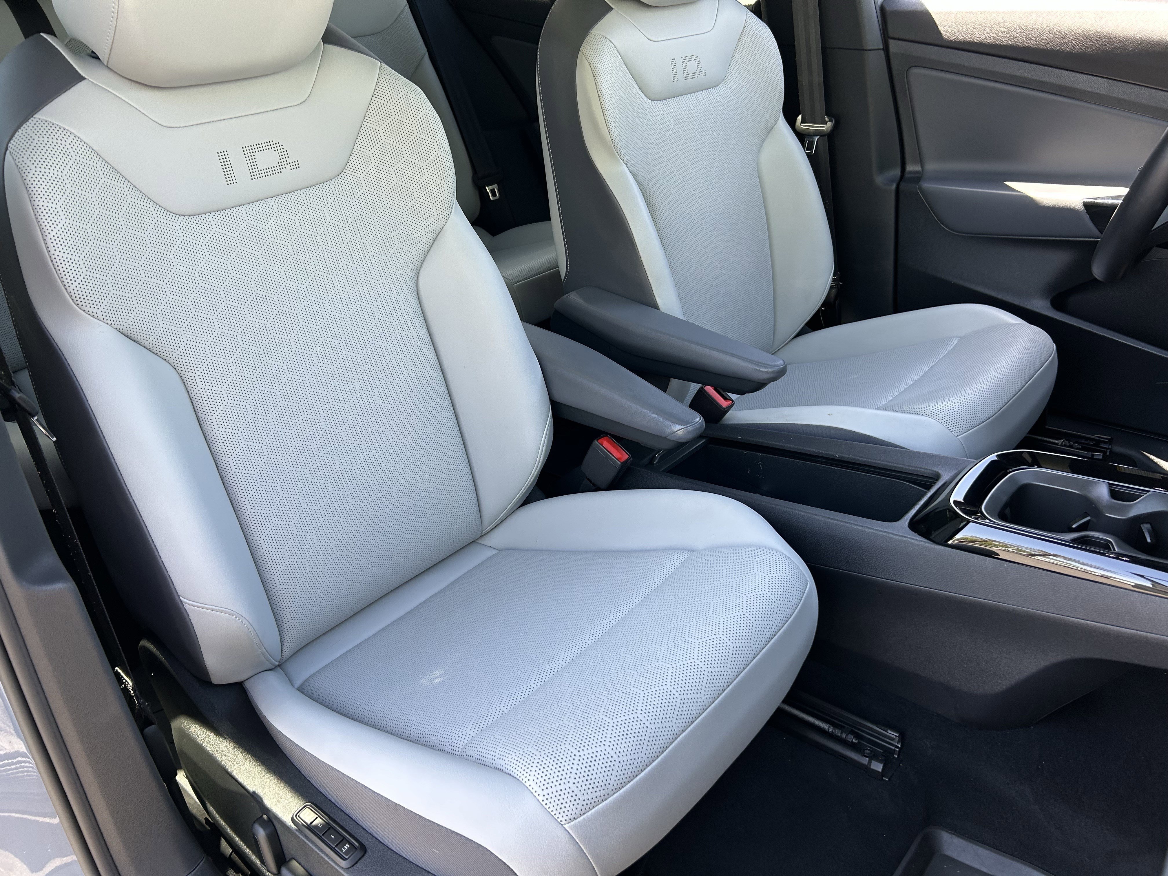 Used 2022 Volkswagen ID.4 Pro S RWD image 8