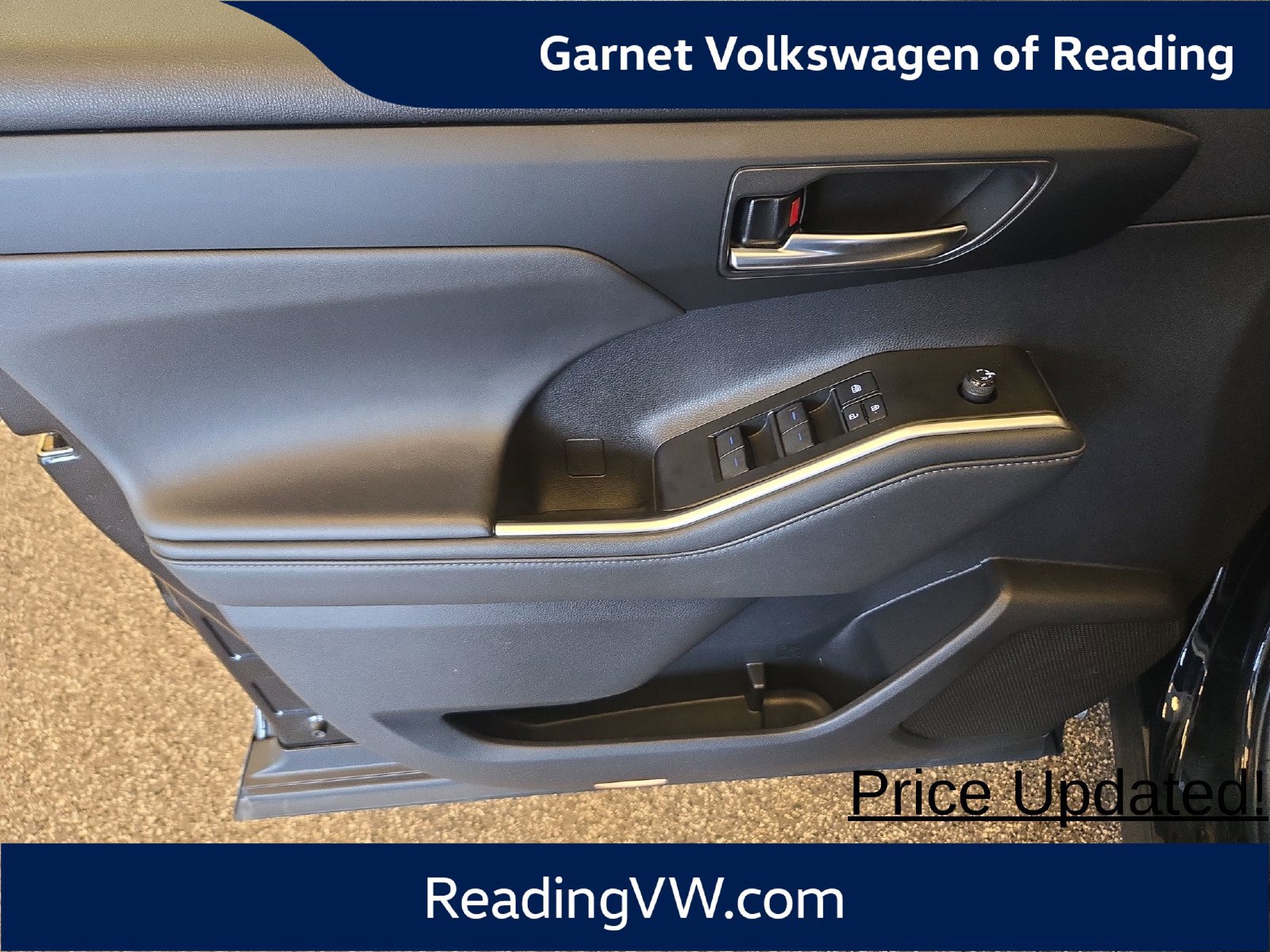 Used 2022 Toyota Highlander XLE AWD/4WD image 11