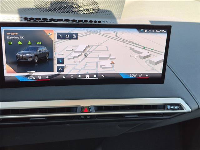 Used 2024 BMW iX xDrive50 w/ Sport Package AWD/4WD image 15