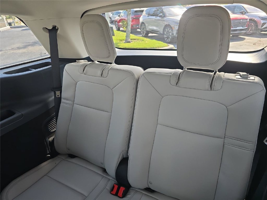New 2027 Lincoln Aviator 2WD image 9