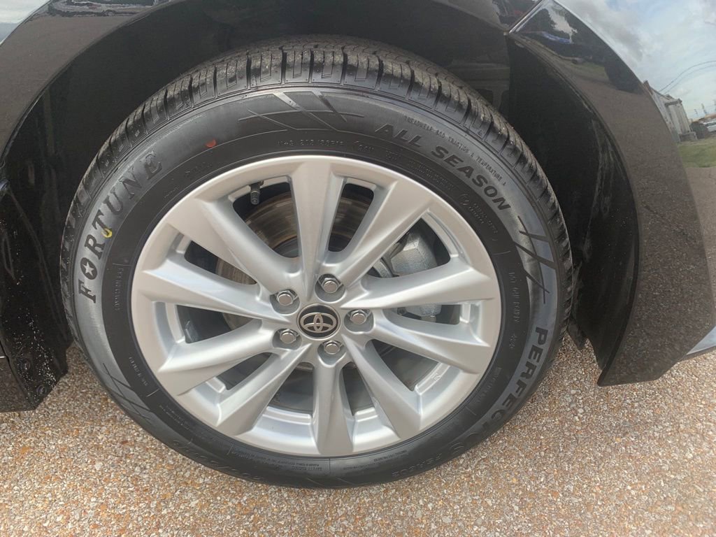 Used 2023 Toyota Corolla XLE image 8