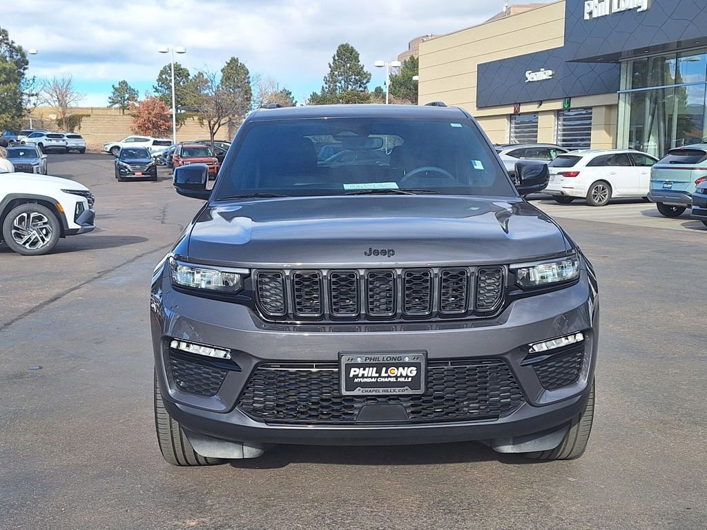 Used 2024 Jeep Grand Cherokee Limited w/ Black Appearance Package image 8