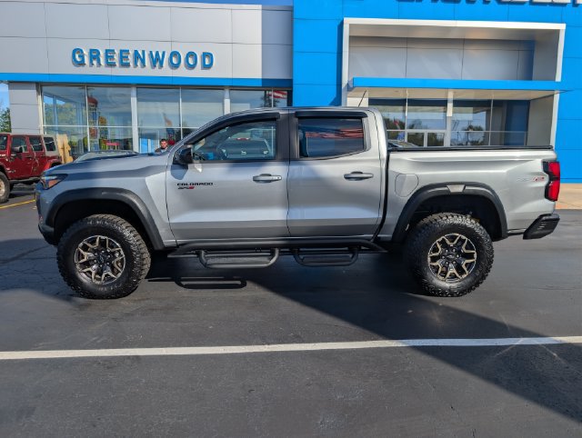 Used 2024 Chevrolet Colorado ZR2 w/ Technology Package AWD/4WD image 2