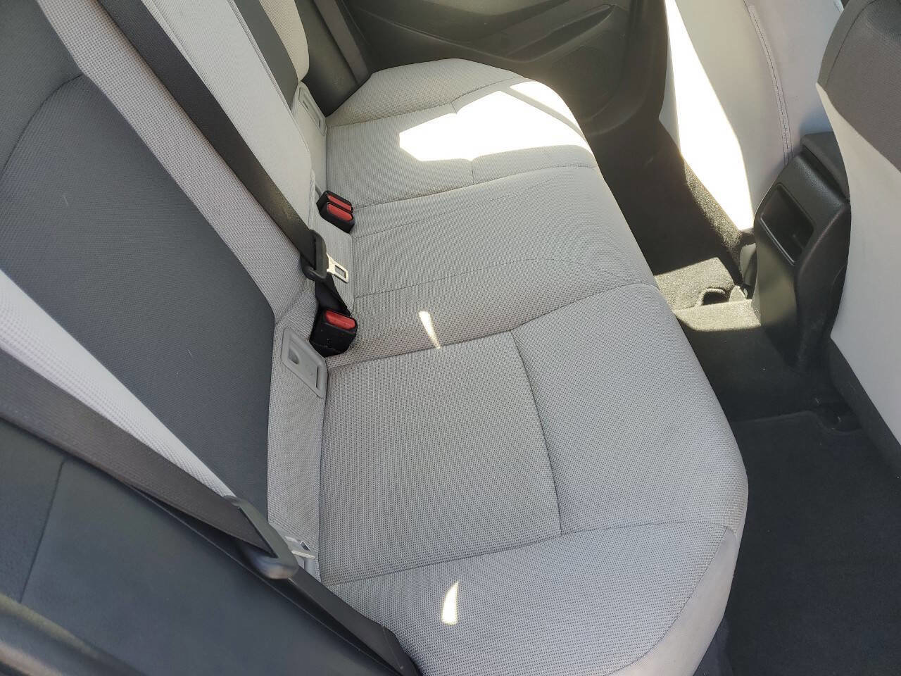 Used 2022 Toyota Corolla LE FWD image 6