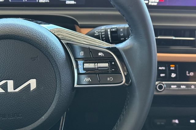 Certified 2025 Kia Seltos EX w/ EX Sunroof Package FWD image 33