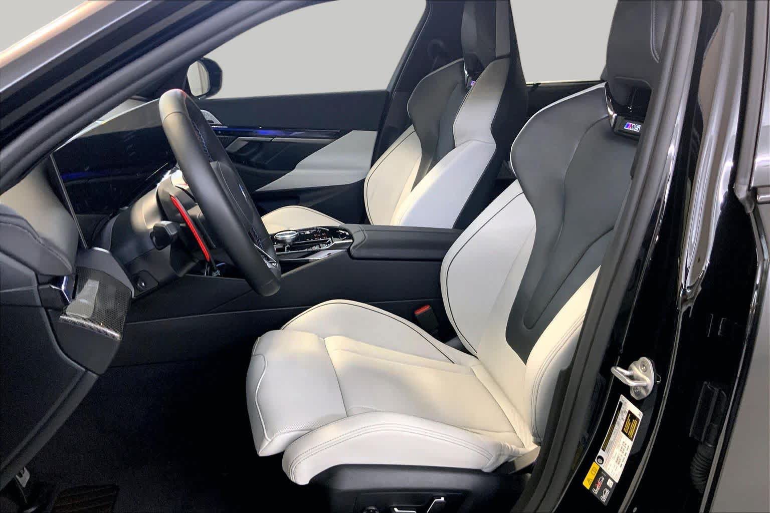 Used 2026 BMW M5 w/ Carbon Package AWD/4WD image 7