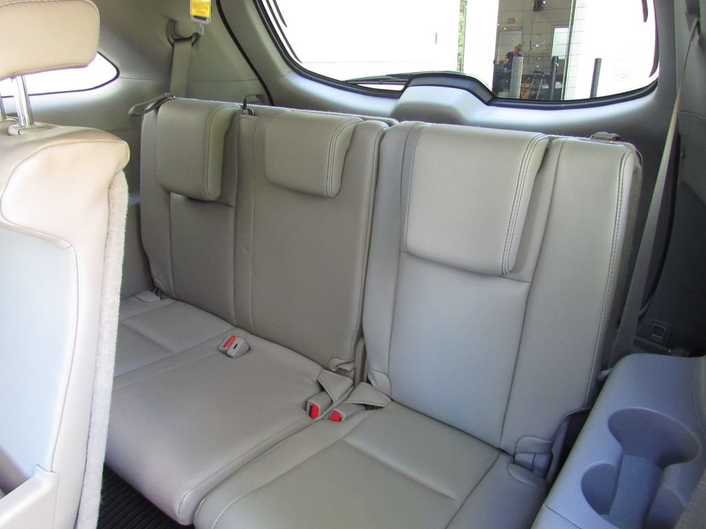 Certified 2016 Toyota Highlander XLE AWD/4WD image 17