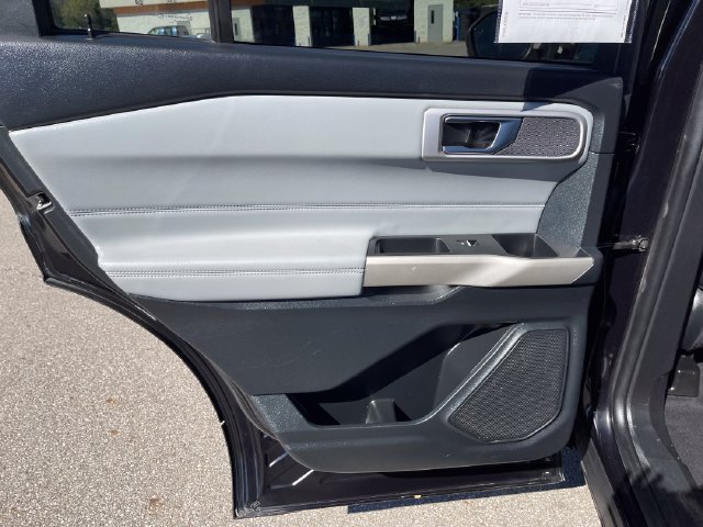 Used 2021 Ford Explorer XLT w/ Equipment Group 202A AWD/4WD image 28