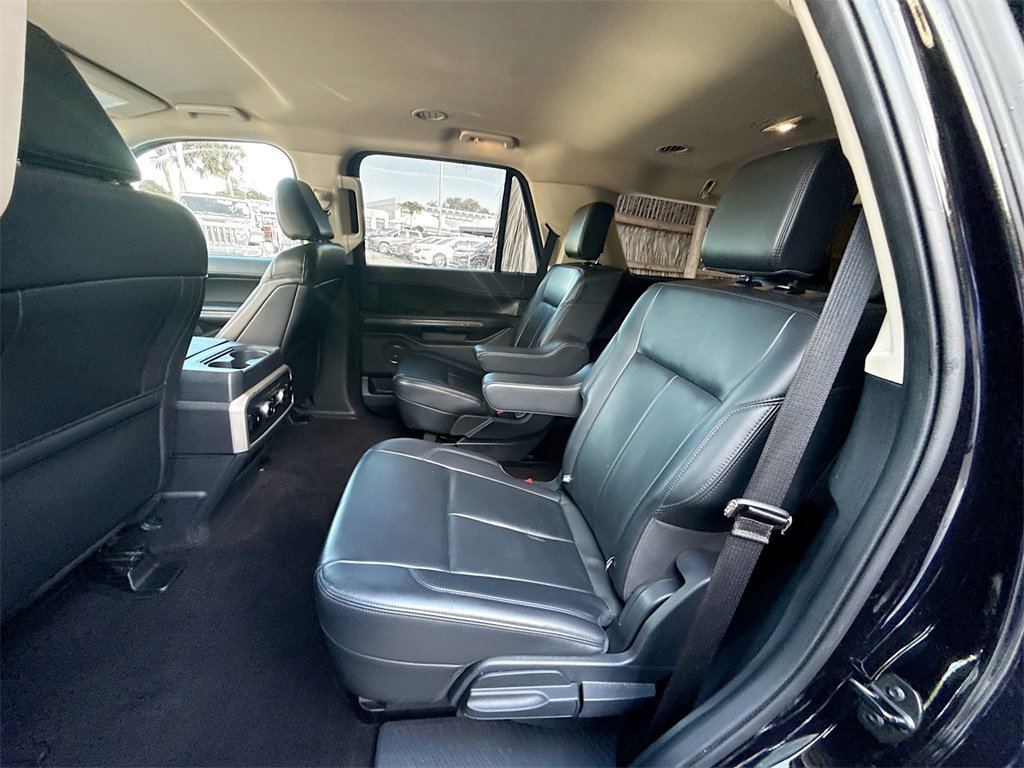 Used 2023 Ford Expedition XLT image 27