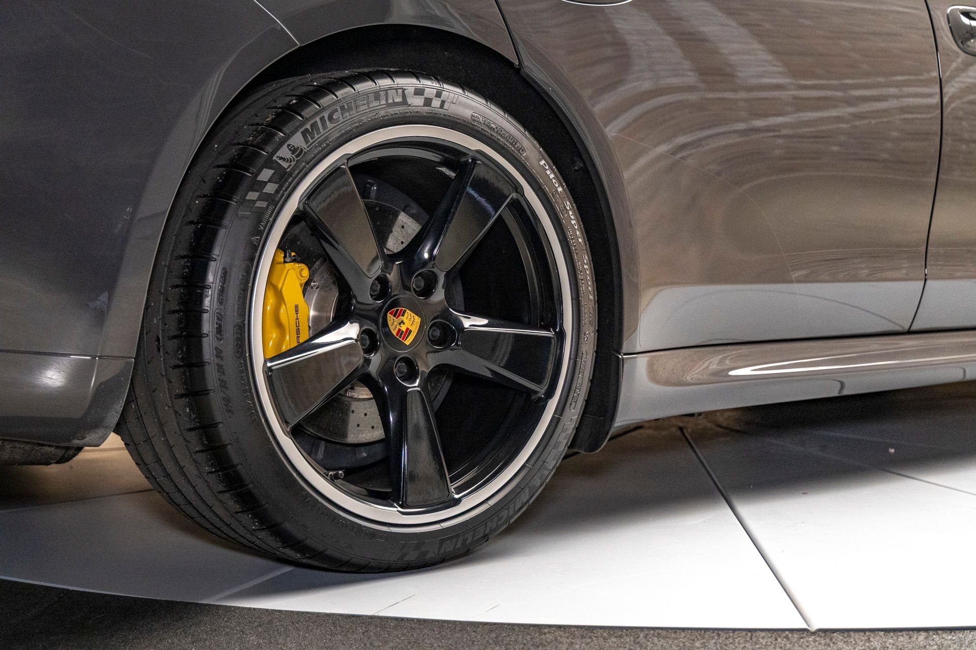 Used 2016 Porsche Panamera Turbo S image 19