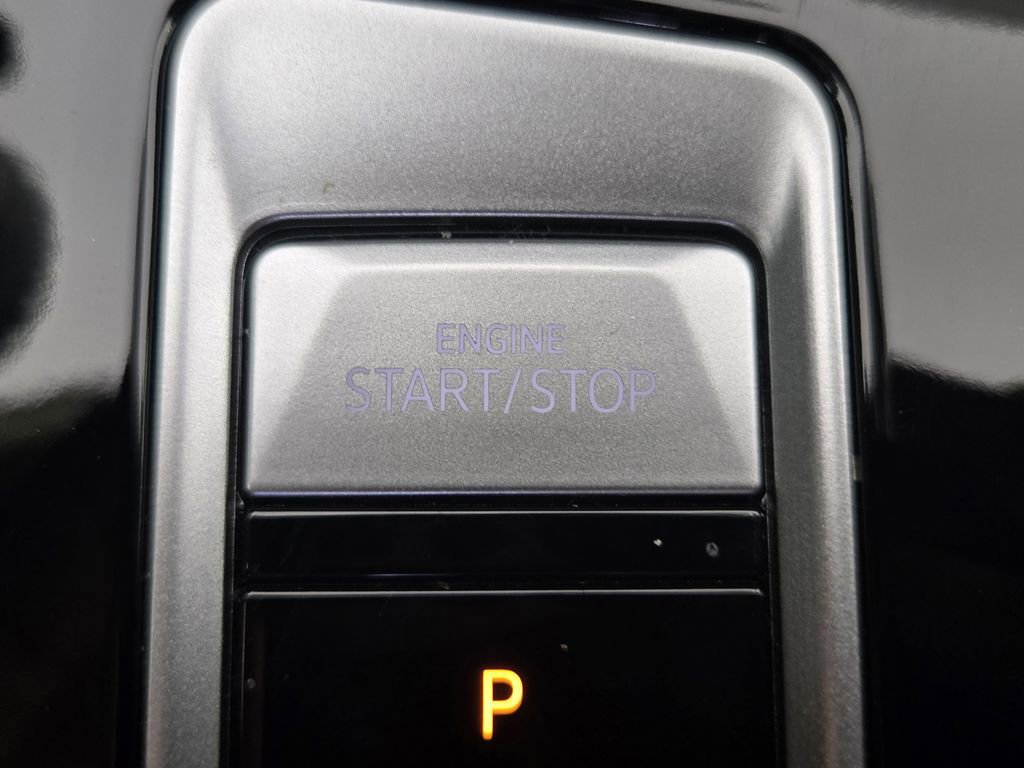 Used 2024 Volkswagen Atlas SE image 23