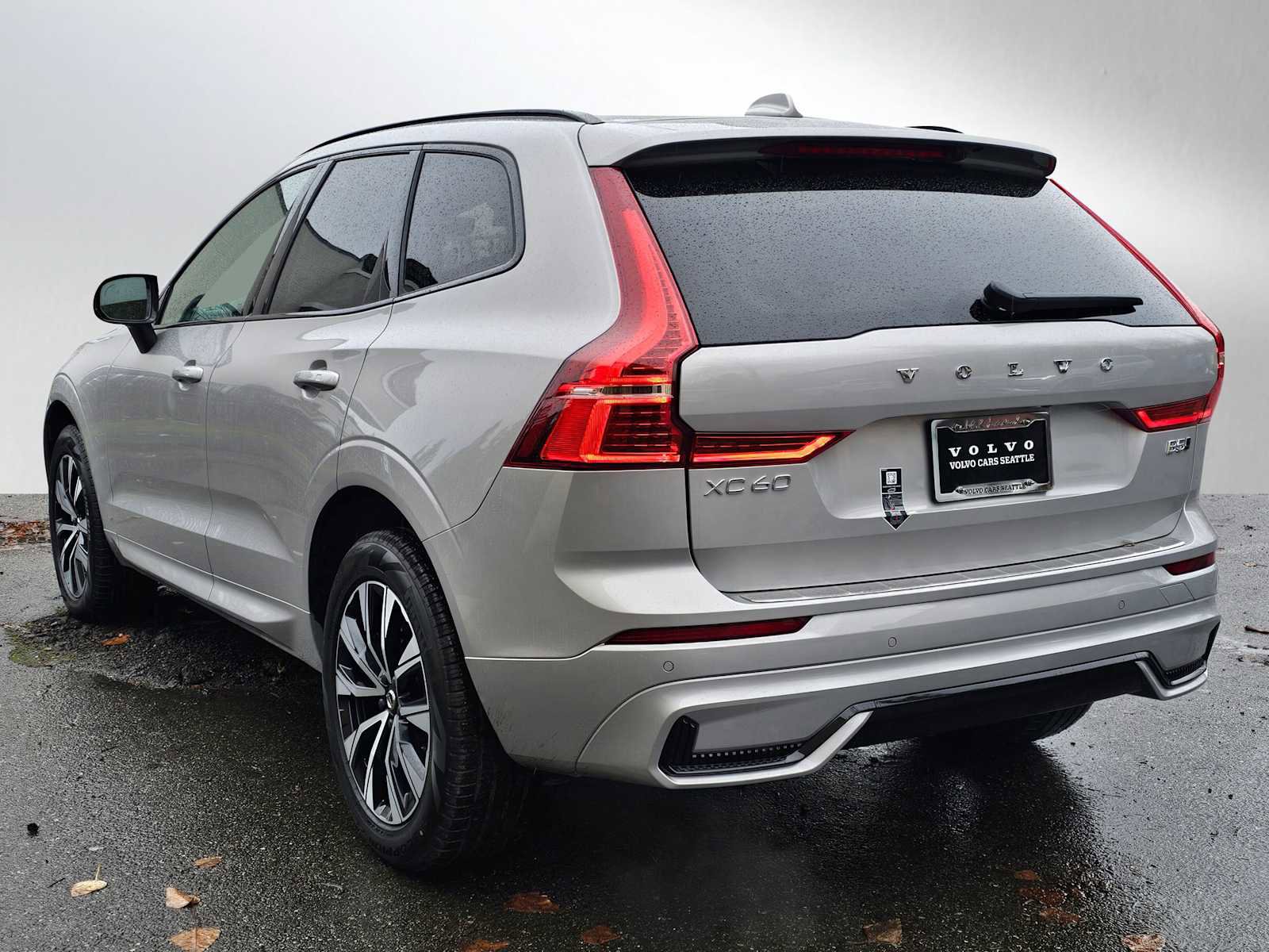 Certified 2025 Volvo XC60 B5 Core w/ Protection Package Premier image 36