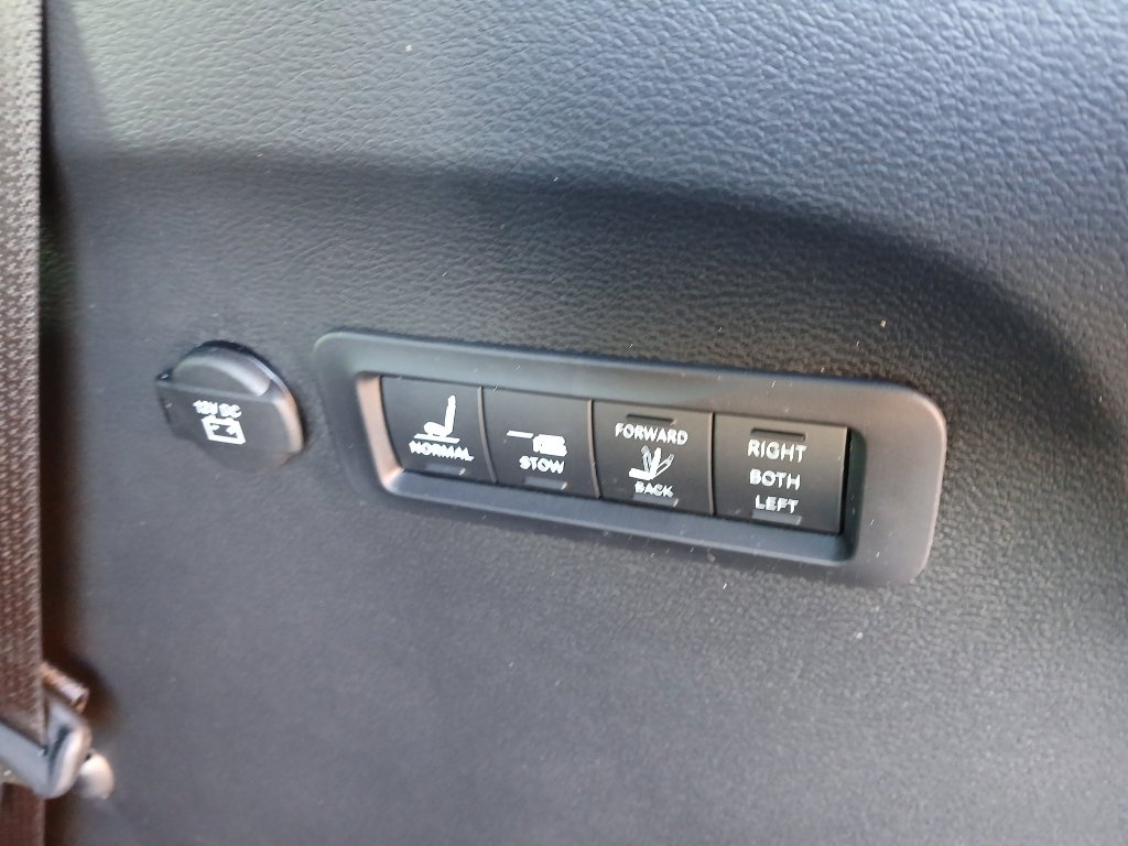 Certified 2024 Chrysler Pacifica Pinnacle image 27