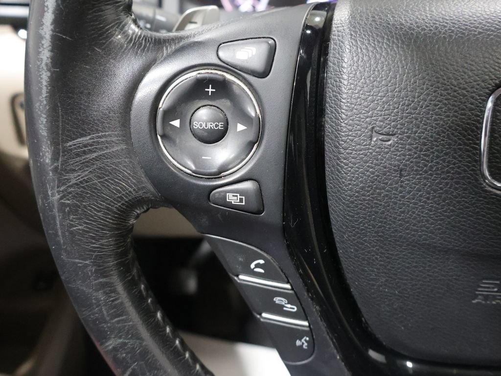 Used 2017 Honda Pilot Touring image 40