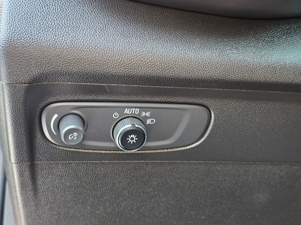 Used 2021 Buick Envision Preferred w/ Sport Touring Package image 14