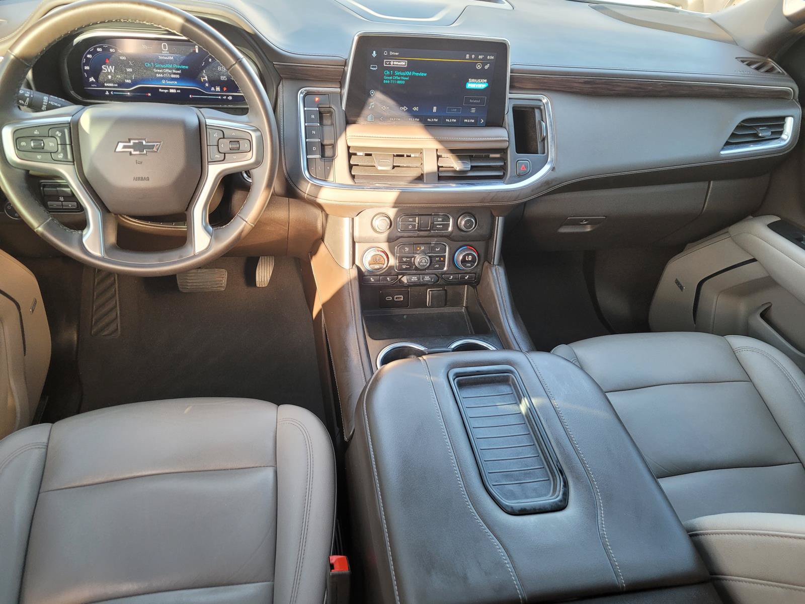 Used 2023 Chevrolet Tahoe Z71 w/ Luxury Package AWD/4WD image 5