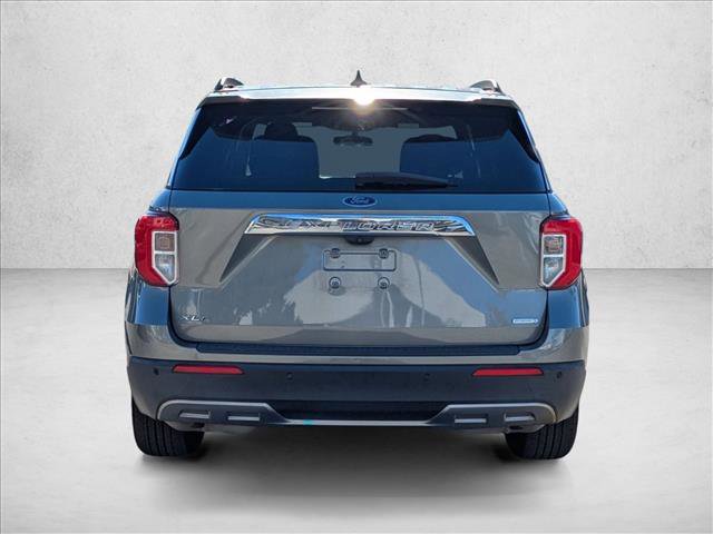 Used 2020 Ford Explorer XLT w/ Equipment Group 202A image 5